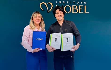 Entrega dos certificados de registro da marca para o cliente Instituto Nobel Odontologia