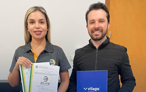 Entrega de certificado de marca ELITE Toldos e Coberturas